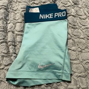 Nike pro